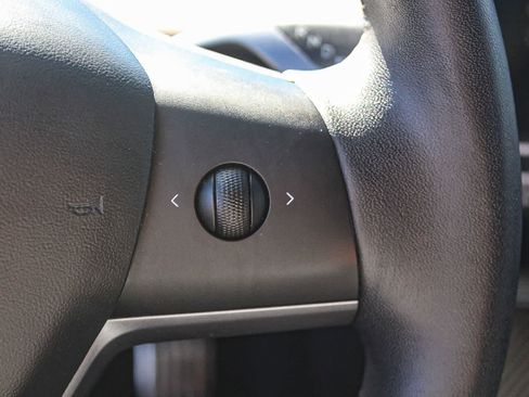 Used 2020 Tesla Model 3 Long Range image 31