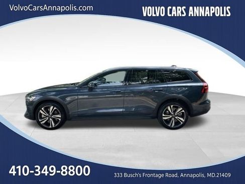Certified 2025 Volvo V60 B5 Cross Country Plus AWD/4WD image 5