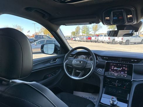 New 2025 Jeep Grand Cherokee Altitude AWD/4WD image 50