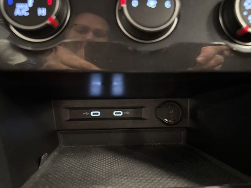 Used 2022 Volkswagen Tiguan S image 23