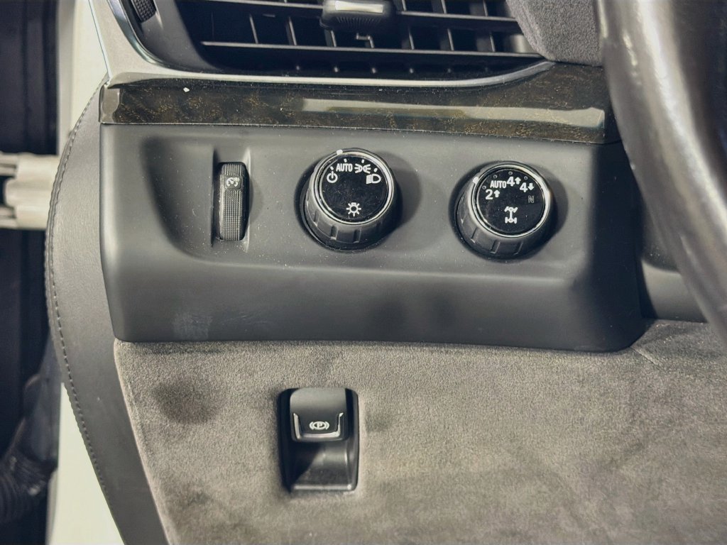 Used 2019 Cadillac Escalade ESV Platinum AWD/4WD image 11