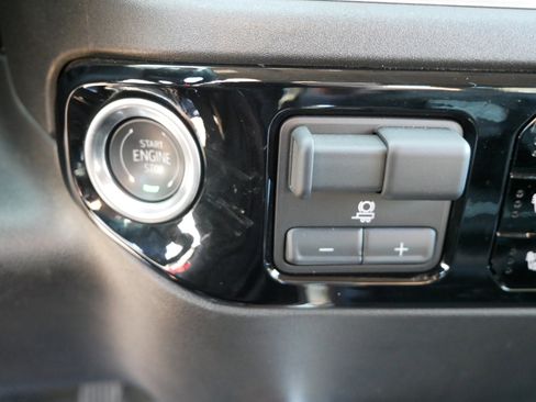 Used 2025 Chevrolet Silverado 3500 LTZ w/ LTZ Plus Package image 29