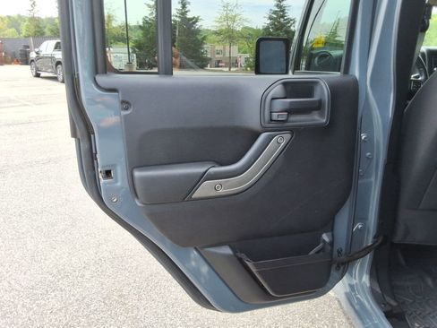 Used 2015 Jeep Wrangler Unlimited Sport w/ Quick Order Package 24S AWD/4WD image 19