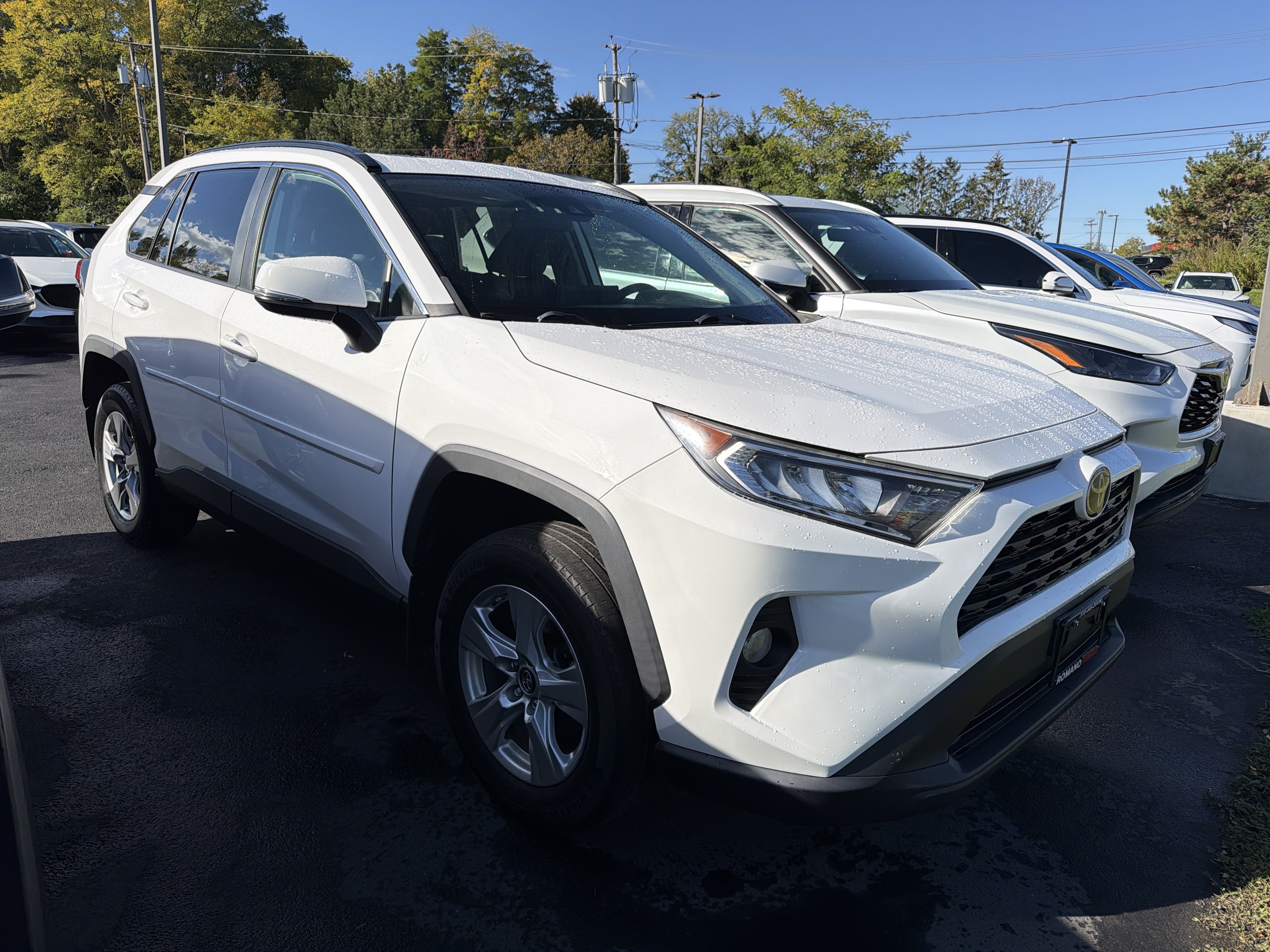 Used 2019 Toyota RAV4 XLE w/ Convenience Package AWD/4WD image 2