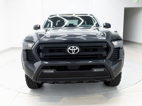 Used 2025 Toyota Tacoma SR5 AWD/4WD image 23