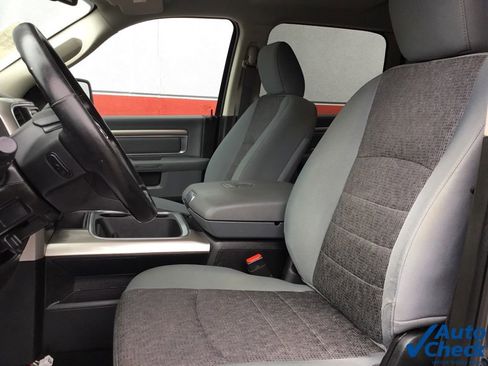 Used 2018 RAM 2500 Big Horn image 32