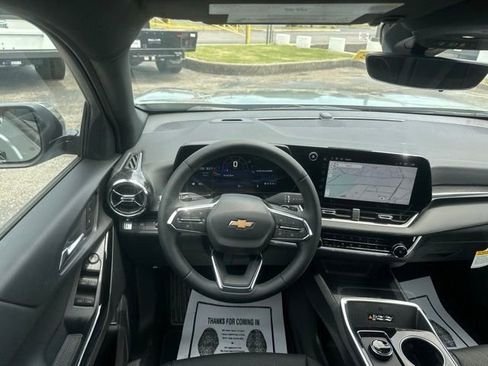 New 2026 Chevrolet Equinox LT w/ Convenience Package II FWD image 27