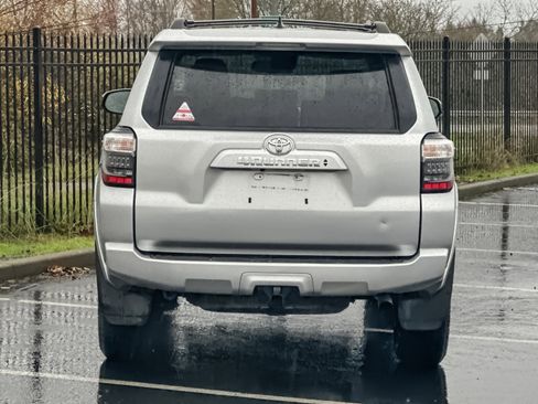 Used 2024 Toyota 4Runner SR5 image 5