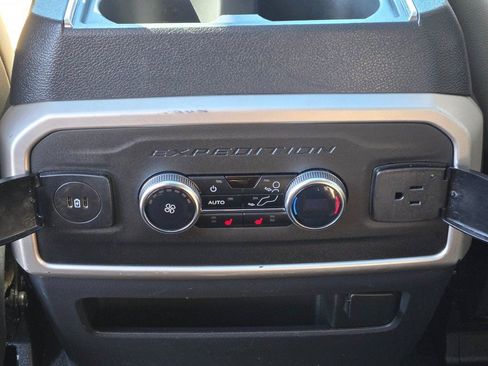 Used 2024 Ford Expedition Limited AWD/4WD image 22