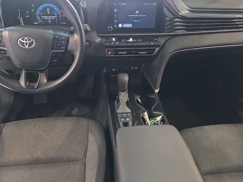 Used 2025 Toyota Camry LE FWD image 4
