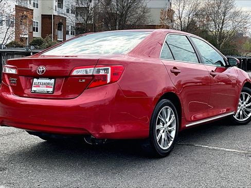 Used 2012 Toyota Camry LE image 12