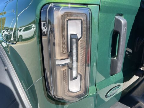 Used 2023 Ford Bronco Wildtrak image 7