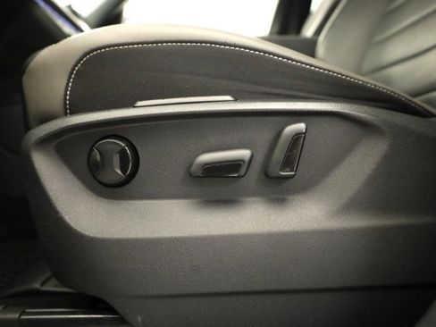 Used 2020 Volkswagen Atlas Cross Sport SEL Premium image 11