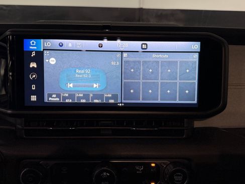 Used 2024 Jeep Wrangler Unlimited image 32