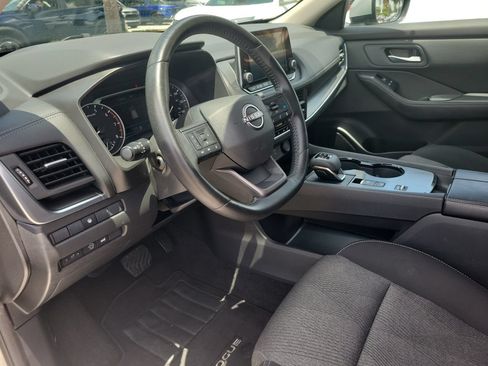 Used 2025 Nissan Rogue SV FWD image 28