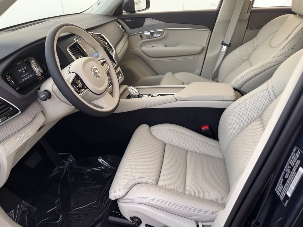 Certified 2025 Volvo XC90 T8 Ultra w/ Protection Package Premier AWD/4WD image 5