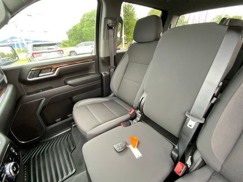Used 2024 GMC Sierra 1500 Elevation AWD/4WD image 17