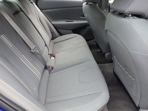 Used 2025 Hyundai Elantra SEL FWD image 29