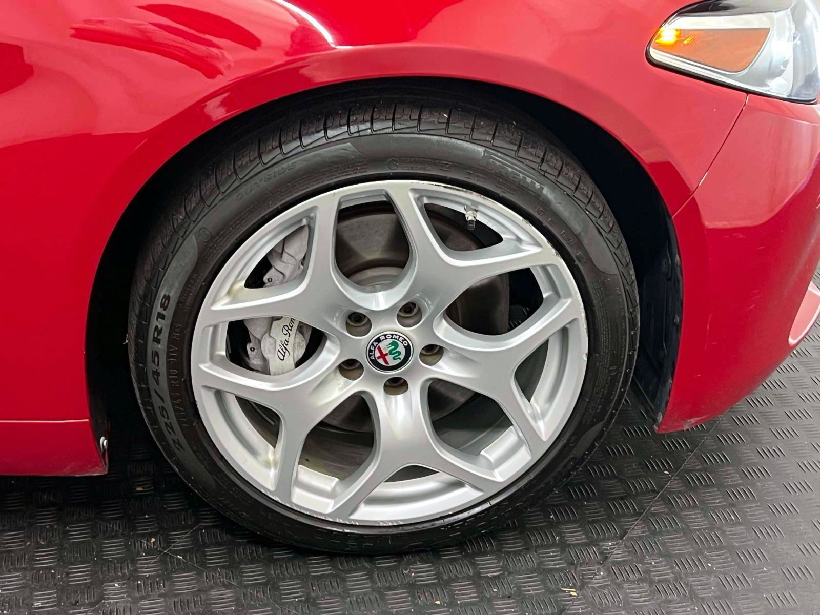 Used 2020 Alfa Romeo Giulia Ti AWD/4WD image 11