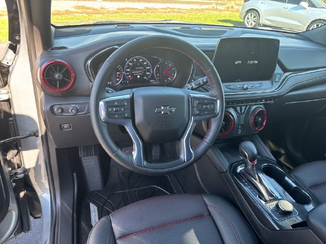Used 2025 Chevrolet Blazer RS w/ Driver Confidence II Package AWD/4WD image 14