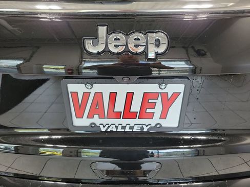 Certified 2022 Jeep Compass Latitude w/ Sun and Sound Group AWD/4WD image 14