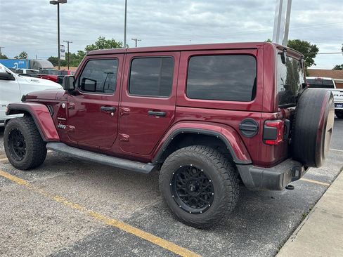 Used 2021 Jeep Wrangler Unlimited Sahara AWD/4WD image 3