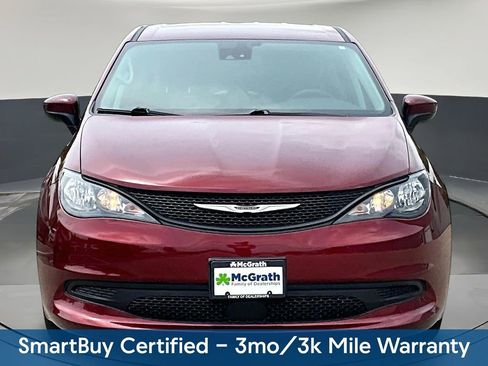Used 2023 Chrysler Voyager LX FWD image 2