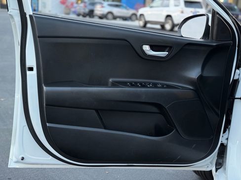 Used 2022 Kia Rio S image 12