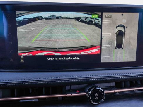Used 2025 Nissan Ariya AWD image 23