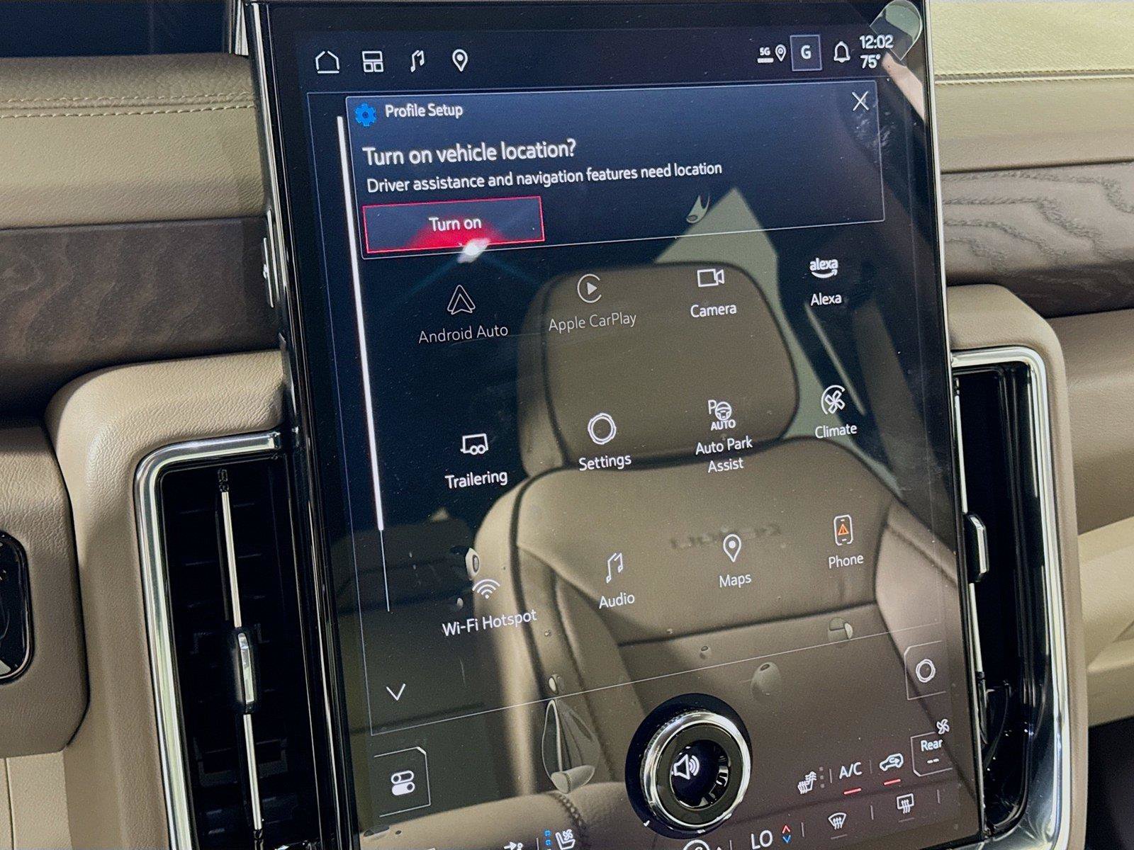 Certified 2025 GMC Yukon XL Denali w/ Sun & Power Step Package AWD/4WD image 7