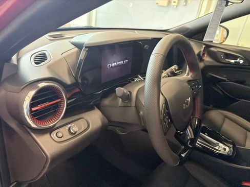 New 2026 Chevrolet Trax RS w/ Sunroof Package FWD image 19