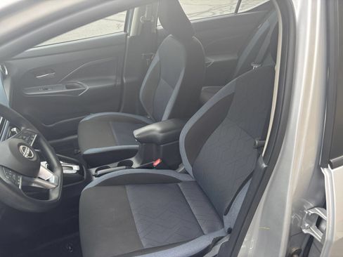 Used 2025 Nissan Versa SV FWD image 33