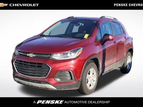Used 2022 Chevrolet Trax LT w/ LT Convenience Package image 1