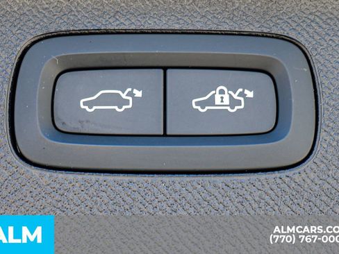 Used 2025 Volvo XC90 B6 Plus image 27