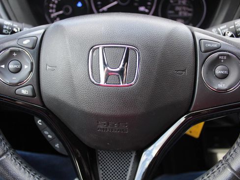 Used 2022 Honda HR-V Sport image 12