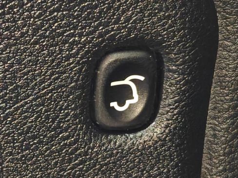 Used 2019 Jeep Grand Cherokee Altitude AWD/4WD image 28