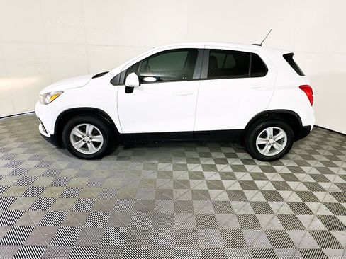 Used 2020 Chevrolet Trax LS FWD image 6