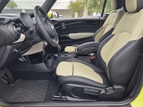 Used 2022 MINI Cooper Convertible w/ Driver Assistance Package FWD image 10