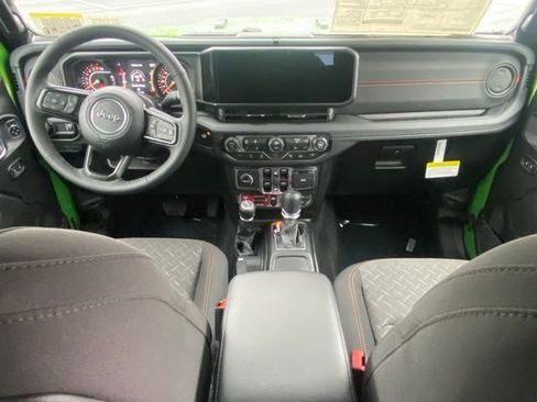 New 2026 Jeep Gladiator Mojave w/ Safety Group image 32