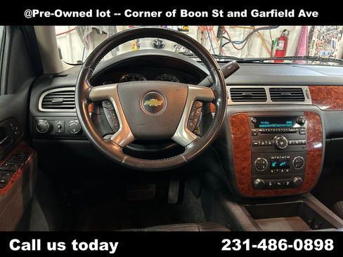 Used 2013 Chevrolet Tahoe LT w/ Luxury Package AWD/4WD image 17