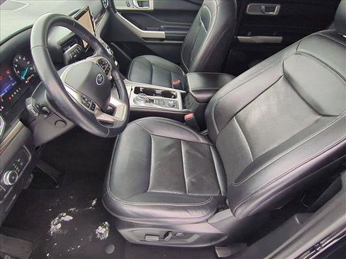Used 2021 Ford Explorer Limited w/ Equipment Group 301A image 16