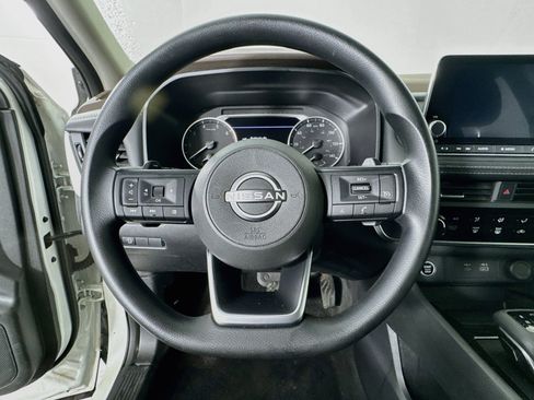 Used 2023 Nissan Rogue S AWD/4WD image 11