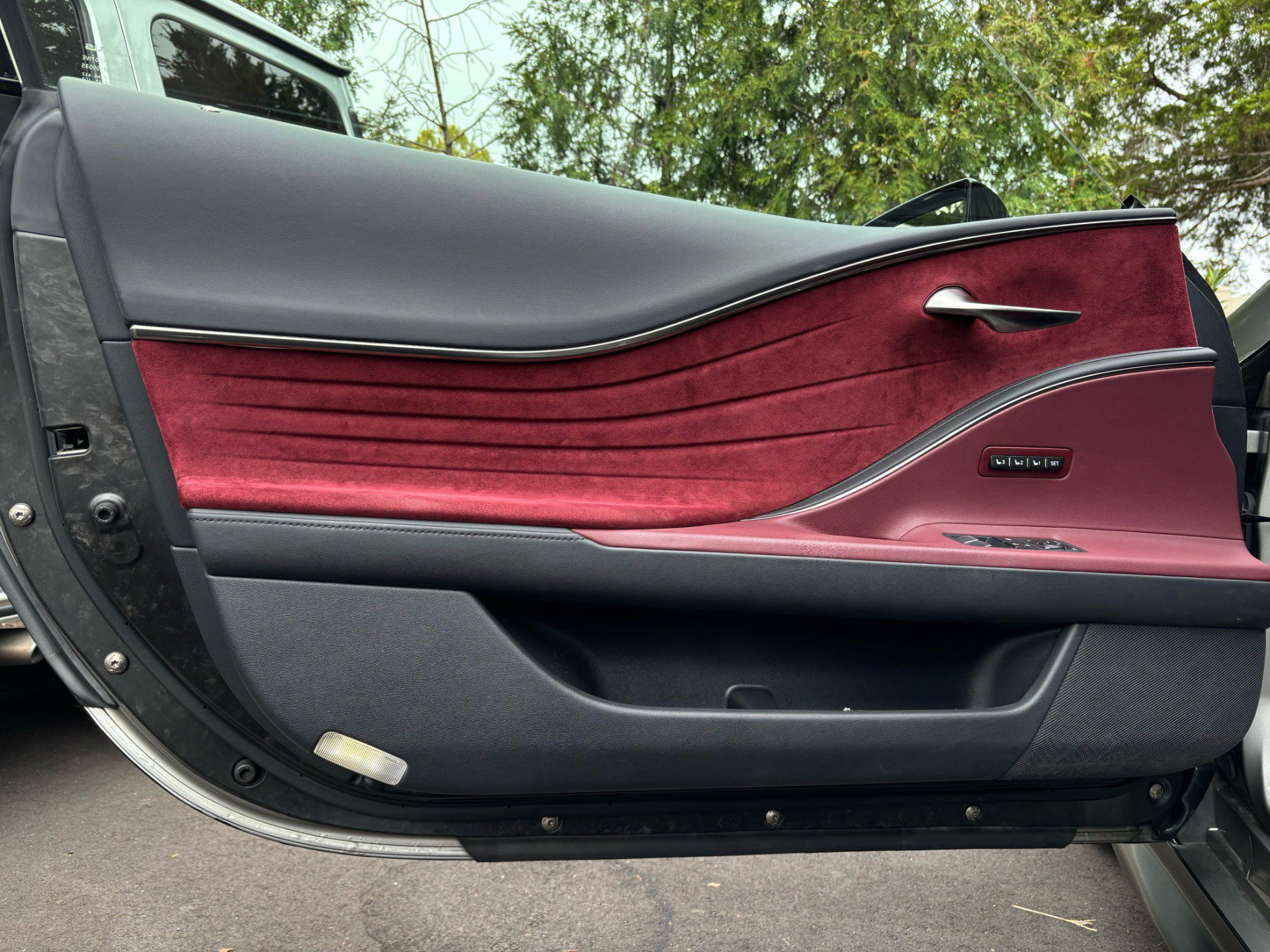 Used 2018 Lexus LC 500 Coupe w/ Sport Package RWD image 35