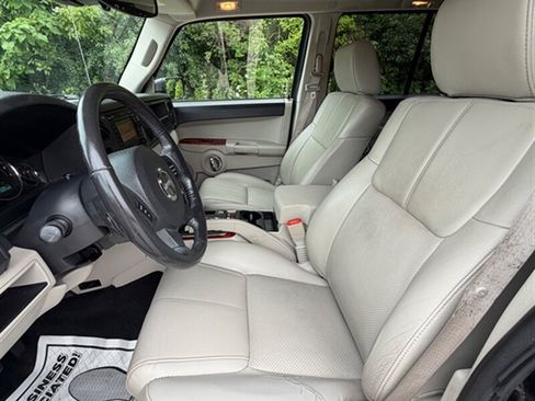 Used 2006 Jeep Commander Limited AWD/4WD image 19