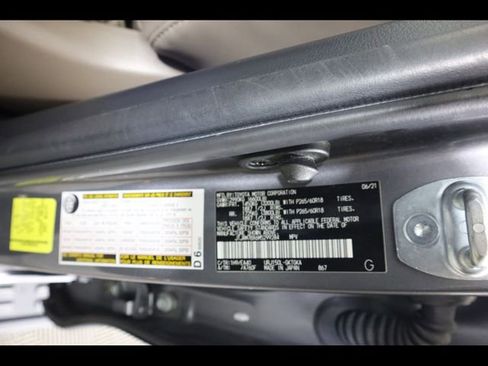 Used 2021 Lexus GX 460 Premium w/ Premium Package image 30