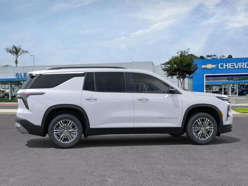 New 2026 Chevrolet Traverse LT w/ Driver Confidence Package image 5