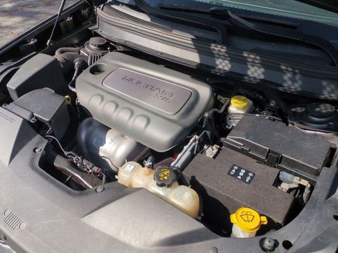 Used 2019 Jeep Cherokee Limited w/ Technology Group image 29