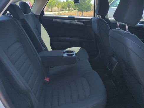 Used 2020 Ford Fusion SE FWD image 28