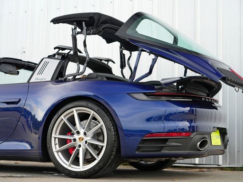 Used 2022 Porsche 911 Targa 4S w/ Premium Package AWD/4WD image 60