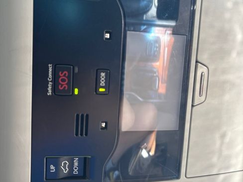 Used 2019 Lexus LX 570 4WD w/ Luxury Package image 37